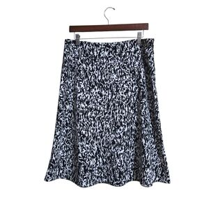 Ardienne Vittadini Black and White Patterned Women's Skirt Size 8.